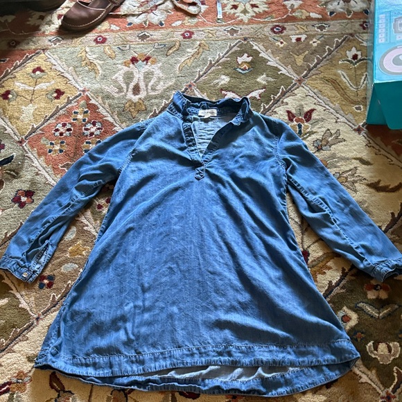 Cloth & Stone Denim Blue V-Neck Top - Picture 1 of 3